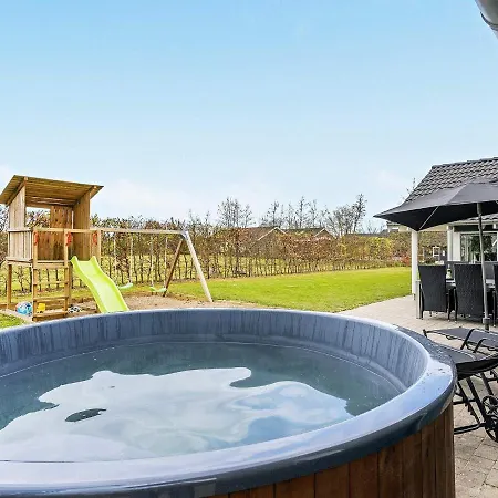Сasa de vacaciones 14 Person Holiday In Sydals